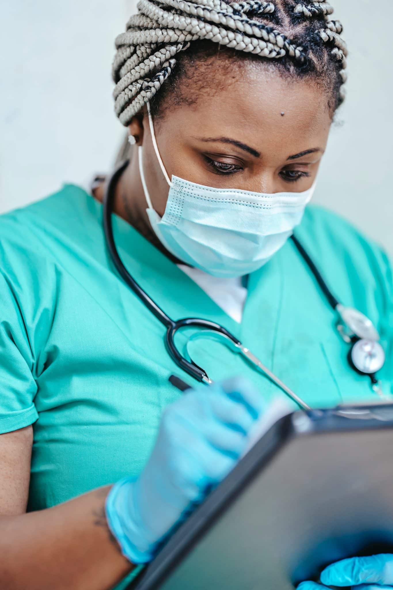 10 Pros And Cons Of Being A Nurse Anesthetist 2023